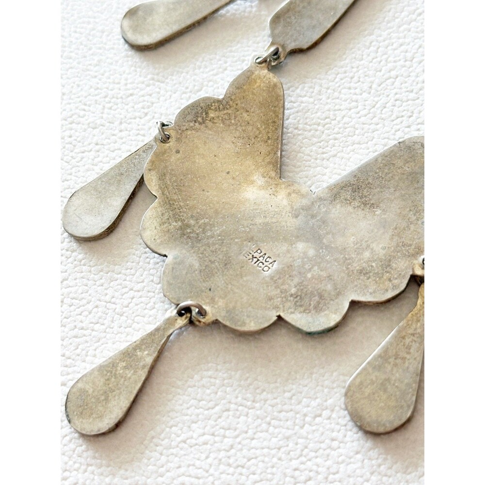 Shell Inlay Fan Pendant Necklace in Cream - Picture 6 of 8